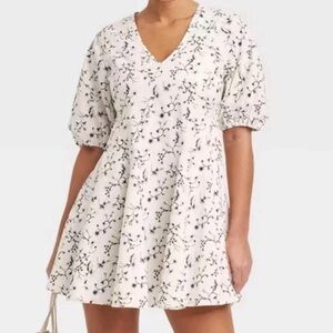 NWT Floral V-Neck Mini Dress